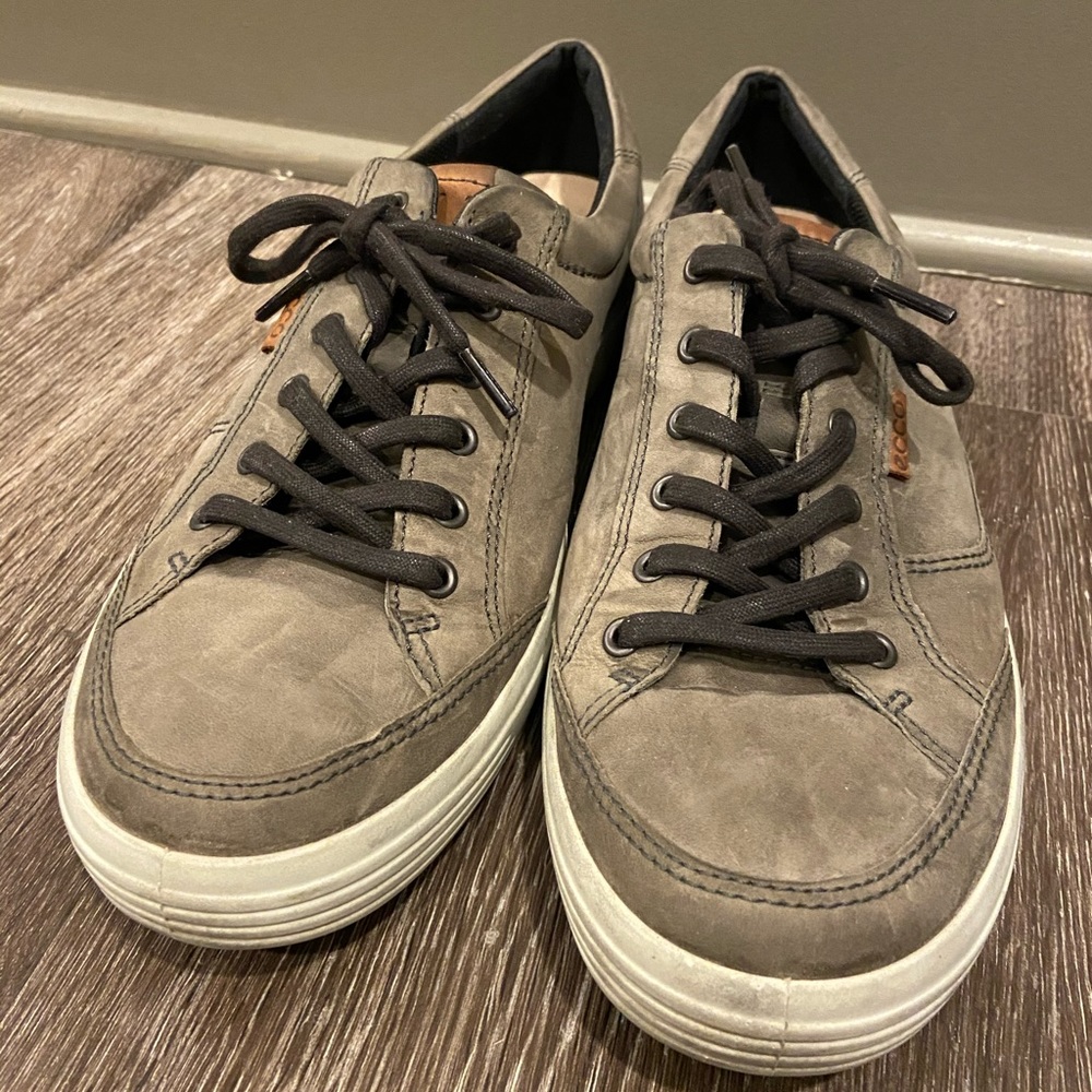 Men’s ECCO sneaker. Size Us 12.